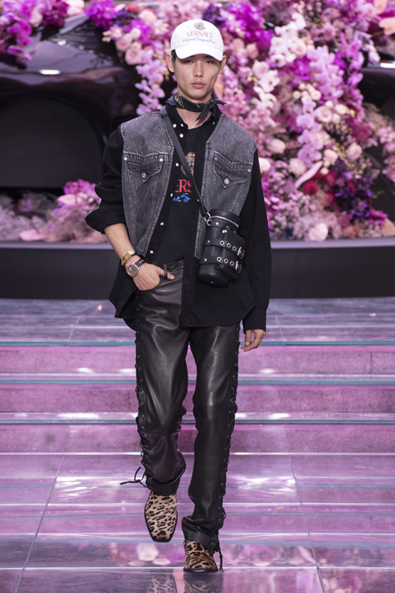 Versace Spring 2020: Post Punk and In Your Face - Global Fashion News